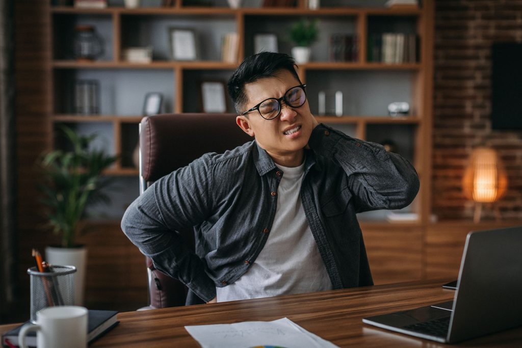 Back-Pain-in-Croydon-Chiropractor-or-Osteopath-f